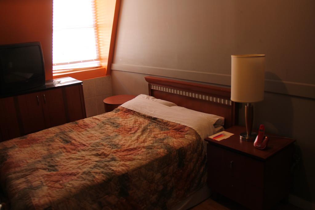 Toronto Central Hotel Quarto foto